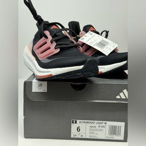 NEW Adidas UltraBoost Light Running Women’s Size 6 Black Pink IN BX Authentic